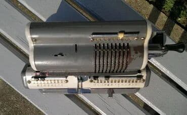 Stari uređaji: Analogni kalkulator - CALCOREX; Veoma stara mehanička mašina za na lalafo.rs — 2 Stari uređaji: Analogni kalkulator - CALCOREX; Veoma stara mehanička mašina za — 2