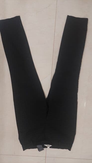 Crne ženske farmerke/ pantalone – slim kroj - Boja: crna (blago na lalafo.rs Crne ženske farmerke/ pantalone – slim kroj - Boja: crna (blago