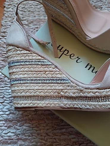 Nove sandale, br. 40 Gazište 25 - 25,5 cm na lalafo.rs — 4 Nove sandale, br. 40 Gazište 25 - 25,5 cm — 4