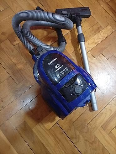 Irons: Samsung usisivač bez kese – Air Track ciklonska tehnologija - Tip at lalafo.rs — 4 Irons: Samsung usisivač bez kese – Air Track ciklonska tehnologija - Tip — 4