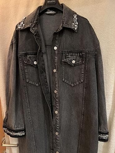 Dugačka teksas jakna u sivo‑crnoj ispranoj nijansi, sa bogatim na lalafo.rs Dugačka teksas jakna u sivo‑crnoj ispranoj nijansi, sa bogatim