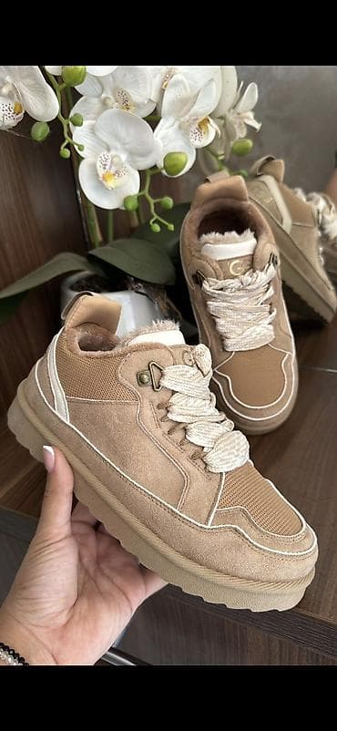 UGG, 36, bоја - Bež na lalafo.rs UGG, 36, bоја - Bež