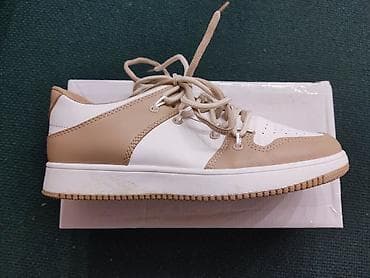 Patike, jednom nošene, broj 39 na lalafo.rs — 2 Patike, jednom nošene, broj 39 — 2