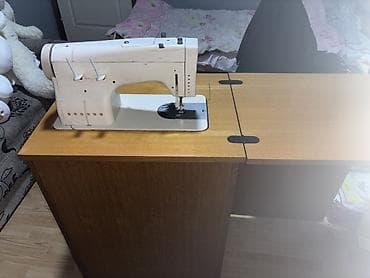 Šivaća mašina Bagat (model 726 Višnjak) sa originalnim drvenim na lalafo.rs — 10 Šivaća mašina Bagat (model 726 Višnjak) sa originalnim drvenim — 10