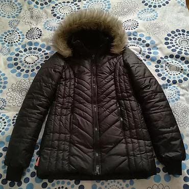 Jakna je nosena par puta, u veoma dobrom stanju, moze se reci kao na lalafo.rs Jakna je nosena par puta, u veoma dobrom stanju, moze se reci kao