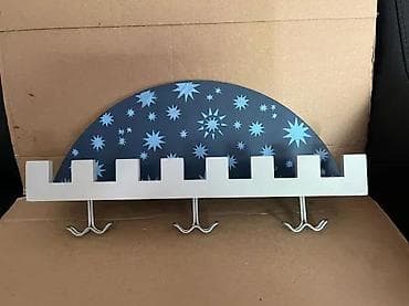 Zidni nosač/vešalica sa policom za dečiju sobu - Materijal: drvo na lalafo.rs Zidni nosač/vešalica sa policom za dečiju sobu - Materijal: drvo