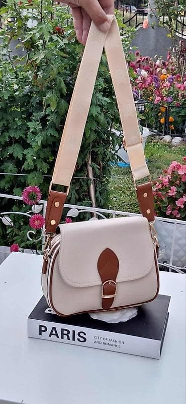 Crossbody ženska torba sa širokim, podesivim kaišem - Model at lalafo.rs — 5 Crossbody ženska torba sa širokim, podesivim kaišem - Model — 5