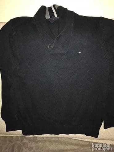 Original Tommy Hilfiger dzemper L 100 cotton Ramena 49cm duzina at lalafo.rs — 1 Original Tommy Hilfiger dzemper L 100 cotton Ramena 49cm duzina — 1