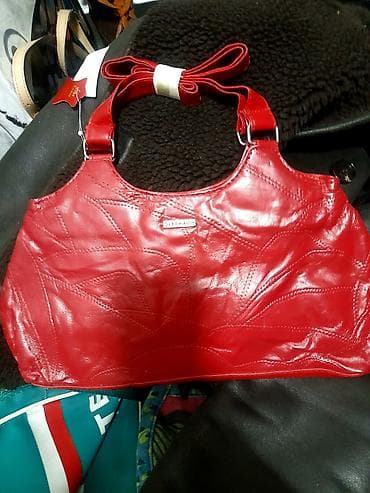 Crvena ženska torba STEFANO - Materijal: glatka sjajnaprirodna koža na lalafo.rs Crvena ženska torba STEFANO - Materijal: glatka sjajnaprirodna koža