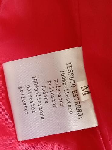 Jakna.Boja-crvena. 100%poliester. Debljina-srednje. Zanimljiv kroj na lalafo.rs — 8 Jakna.Boja-crvena. 100%poliester. Debljina-srednje. Zanimljiv kroj — 8