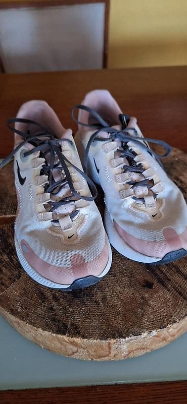 Nike react eskap 38 broj u odličnom stanju na lalafo.rs — 2 Nike react eskap 38 broj u odličnom stanju — 2