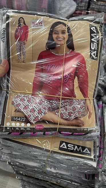 zenske broj: M, color - Red at lalafo.rs — 3 zenske broj: M, color - Red — 3