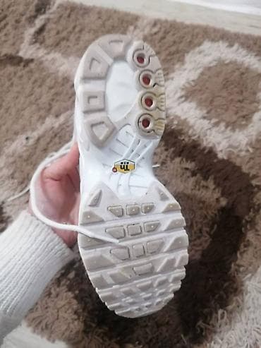 Nike tn 38 24 i odgovara 38 nisu iznosane jer su mi vece i nesto smeta na lalafo.rs — 5 Nike tn 38 24 i odgovara 38 nisu iznosane jer su mi vece i nesto smeta — 5