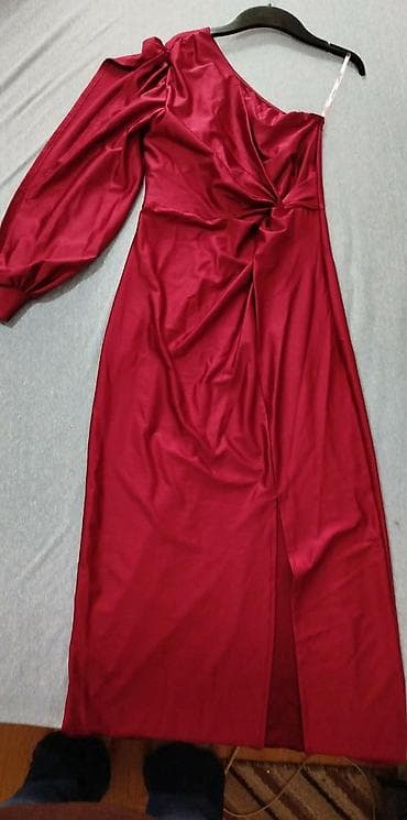 Bordo elegantna haljina na jedno rame - Model: asimetrična večernja na lalafo.rs Bordo elegantna haljina na jedno rame - Model: asimetrična večernja