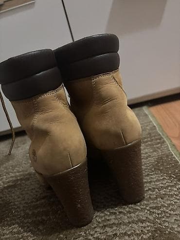 Ženske kožne čizme sa pertlama i petom - Brend: Timberland (logo na lalafo.rs — 4 Ženske kožne čizme sa pertlama i petom - Brend: Timberland (logo — 4