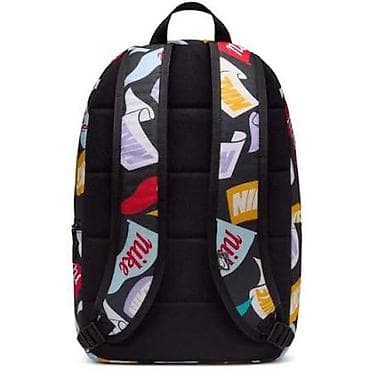 Nike ranac sa višebojnim all-over printom logotipa. - Prostrana at lalafo.rs — 2 Nike ranac sa višebojnim all-over printom logotipa. - Prostrana — 2