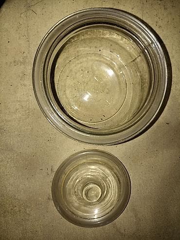 Tri flaše sa slike prva najveća zapremine 2,2 litre,druga četvrtasta na lalafo.rs — 8 Tri flaše sa slike prva najveća zapremine 2,2 litre,druga četvrtasta — 8