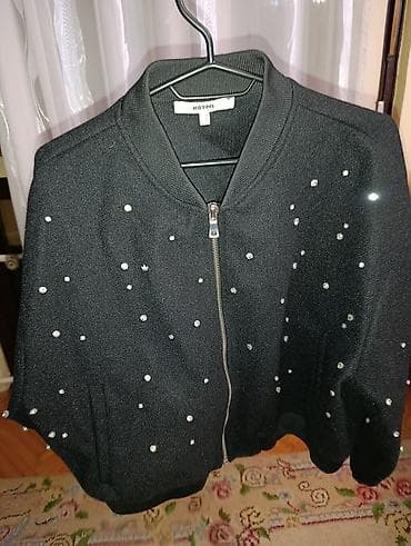 Koton ženska bomber jakna sa ukrasnim kamenčićima - Boja: crna - na lalafo.rs — 1 Koton ženska bomber jakna sa ukrasnim kamenčićima - Boja: crna - — 1