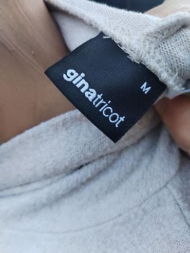 kom sa etiketom: Gina Tricot duks, veličina M. - Model sa kapuljačom, bez rajsferšlusa at lalafo.rs — 3 kom sa etiketom: Gina Tricot duks, veličina M. - Model sa kapuljačom, bez rajsferšlusa — 3