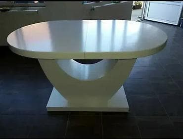 Trpezarijski sto „Banana” 🍽️ Predstavljamo trpezarijski sto model na lalafo.rs Trpezarijski sto „Banana” 🍽️ Predstavljamo trpezarijski sto model