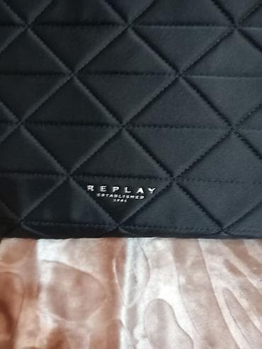 REPLAY ženska torba – crna, prošivena - Brend: REPLAY (logo “REPLAY at lalafo.rs — 1 REPLAY ženska torba – crna, prošivena - Brend: REPLAY (logo “REPLAY — 1