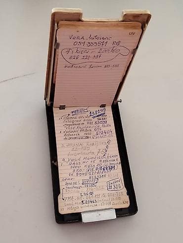 pantalone butiku ali: Stari mehanicki telefonski imenik I adresar Funkcionalan,ali su slova na lalafo.rs — 5 pantalone butiku ali: Stari mehanicki telefonski imenik I adresar Funkcionalan,ali su slova — 5