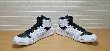 Nike Air Jordan (br.44) patike su u dobrom stanju kao što se vidi i na na lalafo.rs — 2 Nike Air Jordan (br.44) patike su u dobrom stanju kao što se vidi i na — 2