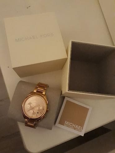 MICHAEL KORS SAT - NOVO Elegantan ženski ručni sat marke Michael Kors na lalafo.rs — 1 MICHAEL KORS SAT - NOVO Elegantan ženski ručni sat marke Michael Kors — 1