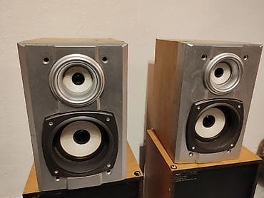 Dva bookshelf/zidna zvučnika sa bass-reflex otvorom pozadi. - na lalafo.rs Dva bookshelf/zidna zvučnika sa bass-reflex otvorom pozadi. -