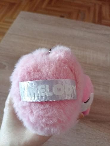 Nova plišana pernica iz linije Hello Kitty, Bershka na lalafo.rs — 3 Nova plišana pernica iz linije Hello Kitty, Bershka — 3
