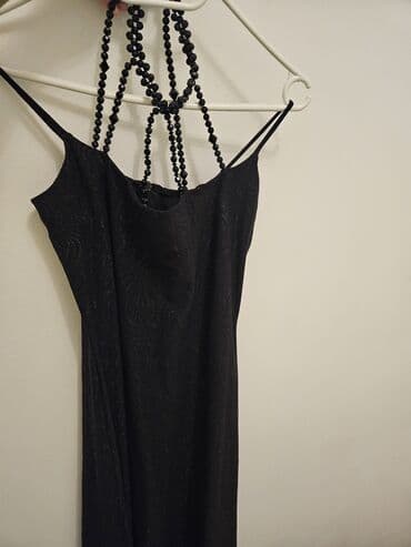 Elegantna crna večernja haljina sa šljokičastim dezenom - Boja: crna na lalafo.rs Elegantna crna večernja haljina sa šljokičastim dezenom - Boja: crna