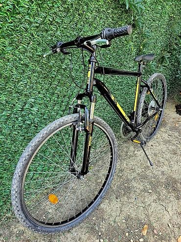 Na prodaju bicikl u odličnom stanju. Ima 18 brzina. Prednji na lalafo.rs — 7 Na prodaju bicikl u odličnom stanju. Ima 18 brzina. Prednji — 7