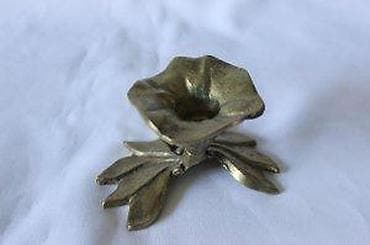 STARI MESINGANI SVEĆNJAK U OBLIKU CVETA, RETKO | Stari Mesingani na lalafo.rs — 6 STARI MESINGANI SVEĆNJAK U OBLIKU CVETA, RETKO | Stari Mesingani — 6