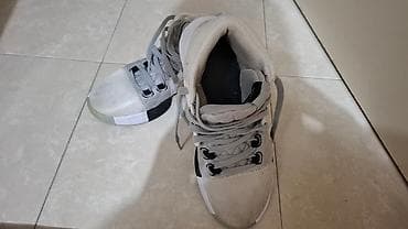 Patike za košarku – sivo/belo/crne - Niski model sa ojačanjem oko na lalafo.rs — 2 Patike za košarku – sivo/belo/crne - Niski model sa ojačanjem oko — 2