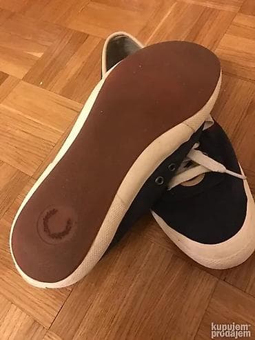 Original Fred Perry patike 42/43 Odozgo platno djon meka guma TOP na lalafo.rs — 5 Original Fred Perry patike 42/43 Odozgo platno djon meka guma TOP — 5