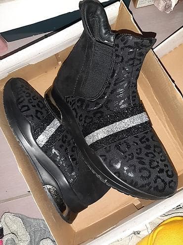 Ženske patike STEFANO, model 16170601 (oznaka na kutiji). Veličina na lalafo.rs Ženske patike STEFANO, model 16170601 (oznaka na kutiji). Veličina