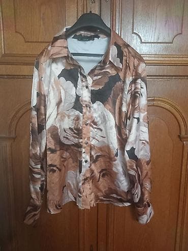 Lot ženskih bluza i majica – 4 komada 1) Kratki crop top na na lalafo.rs — 7 Lot ženskih bluza i majica – 4 komada 1) Kratki crop top na — 7