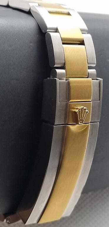 Rolex Submariner Zlatno Zeleni - Model: Submariner Date - Kućište i na lalafo.rs — 2 Rolex Submariner Zlatno Zeleni - Model: Submariner Date - Kućište i — 2