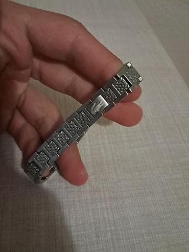 Narukvica Lacoste hirurški čelik
Cena:2200din at lalafo.rs — 2 Narukvica Lacoste hirurški čelik
Cena:2200din — 2