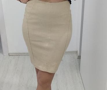 Stradivarius midi suknja, kvalitetna, prepuna elastina Savrseno prati na lalafo.rs — 2 Stradivarius midi suknja, kvalitetna, prepuna elastina Savrseno prati — 2