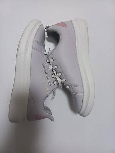 Sergio Tacchini - jako udobne i lagane - lake za odrzavanje. broj 40 - na lalafo.rs — 2 Sergio Tacchini - jako udobne i lagane - lake za odrzavanje. broj 40 - — 2