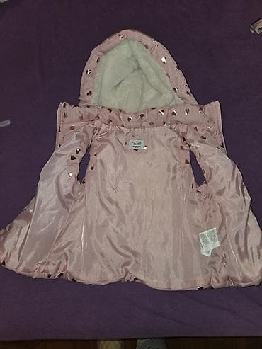 Prodajem roze prsluk sa sivim srcima. velicina 86 na lalafo.rs — 2 Prodajem roze prsluk sa sivim srcima. velicina 86 — 2