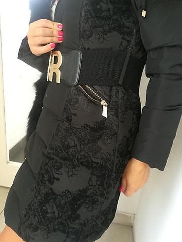 Skupocena jakna ROYAL CLAS sa prirodnim krznom vel S M Perjana Malo na lalafo.rs — 2 Skupocena jakna ROYAL CLAS sa prirodnim krznom vel S M Perjana Malo — 2