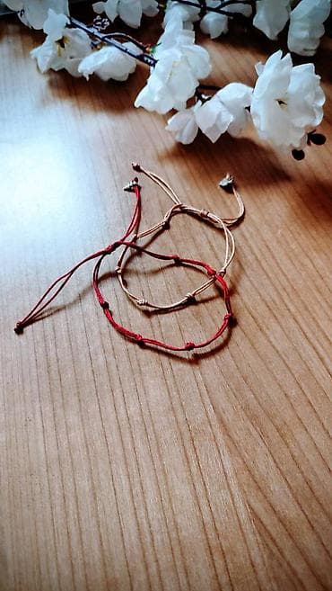 Ručne narukvice od konca – set minimalističkih končanih narukvica u na lalafo.rs — 1 Ručne narukvice od konca – set minimalističkih končanih narukvica u — 1