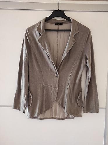 Kardigan/sako iz uvoza, materijal viskoza. Poluobim grudi 48, ramena na lalafo.rs Kardigan/sako iz uvoza, materijal viskoza. Poluobim grudi 48, ramena