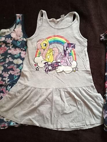 Haljinice za uzrast
4-6godina. Cena je za sve na lalafo.rs — 3 Haljinice za uzrast
4-6godina. Cena je za sve — 3