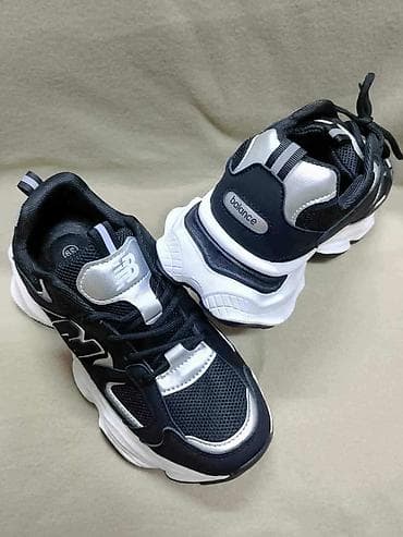 Sportske patike – crno‑srebrne, chunky/dad stil - Dizajn: masivni na lalafo.rs — 1 Sportske patike – crno‑srebrne, chunky/dad stil - Dizajn: masivni — 1