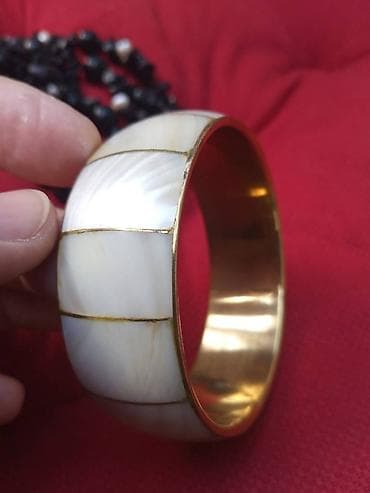 Narukvica SEDEF Narukvica SEDEF u mesingu. prečnik 6,8-7,7 cm at lalafo.rs — 2 Narukvica SEDEF Narukvica SEDEF u mesingu. prečnik 6,8-7,7 cm — 2