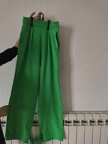 pantalone butiku ali: Zelene ženske pantalone širokog kroja - Model: visoki struk, široke na lalafo.rs — 1 pantalone butiku ali: Zelene ženske pantalone širokog kroja - Model: visoki struk, široke — 1