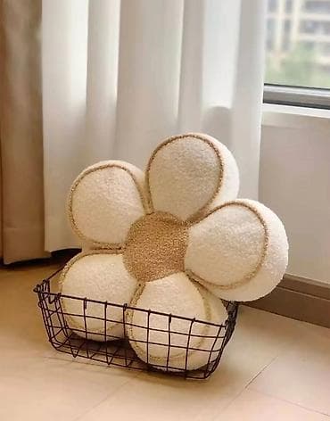 Dekorativni jastuk u obliku cveta Dimenzije 70x70 - Dizajn: pet latica na lalafo.rs — 4 Dekorativni jastuk u obliku cveta Dimenzije 70x70 - Dizajn: pet latica — 4